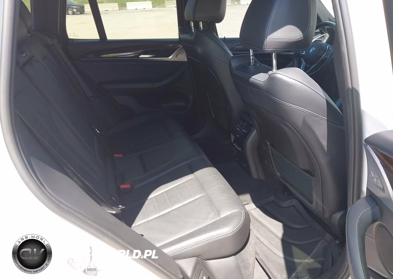 2018 BMW X3 xDrive30I VIN:5UXTR9C5XJLC76928 - 8