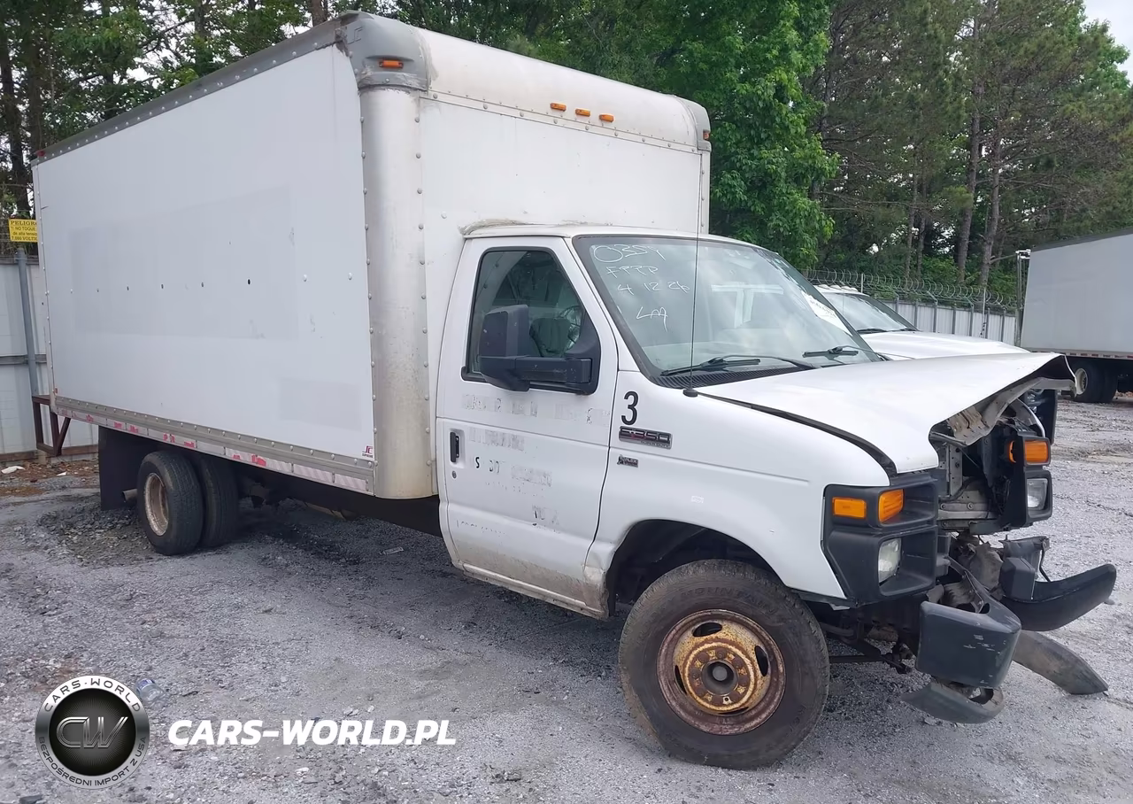 2013 Ford E-350 Cutaway