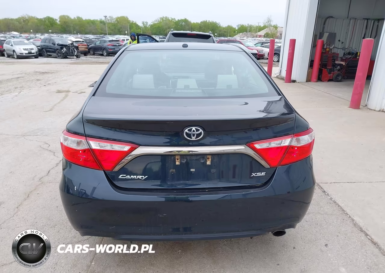 2016 Toyota Camry Xse VIN:4T1BF1FK7GU523116 - 16