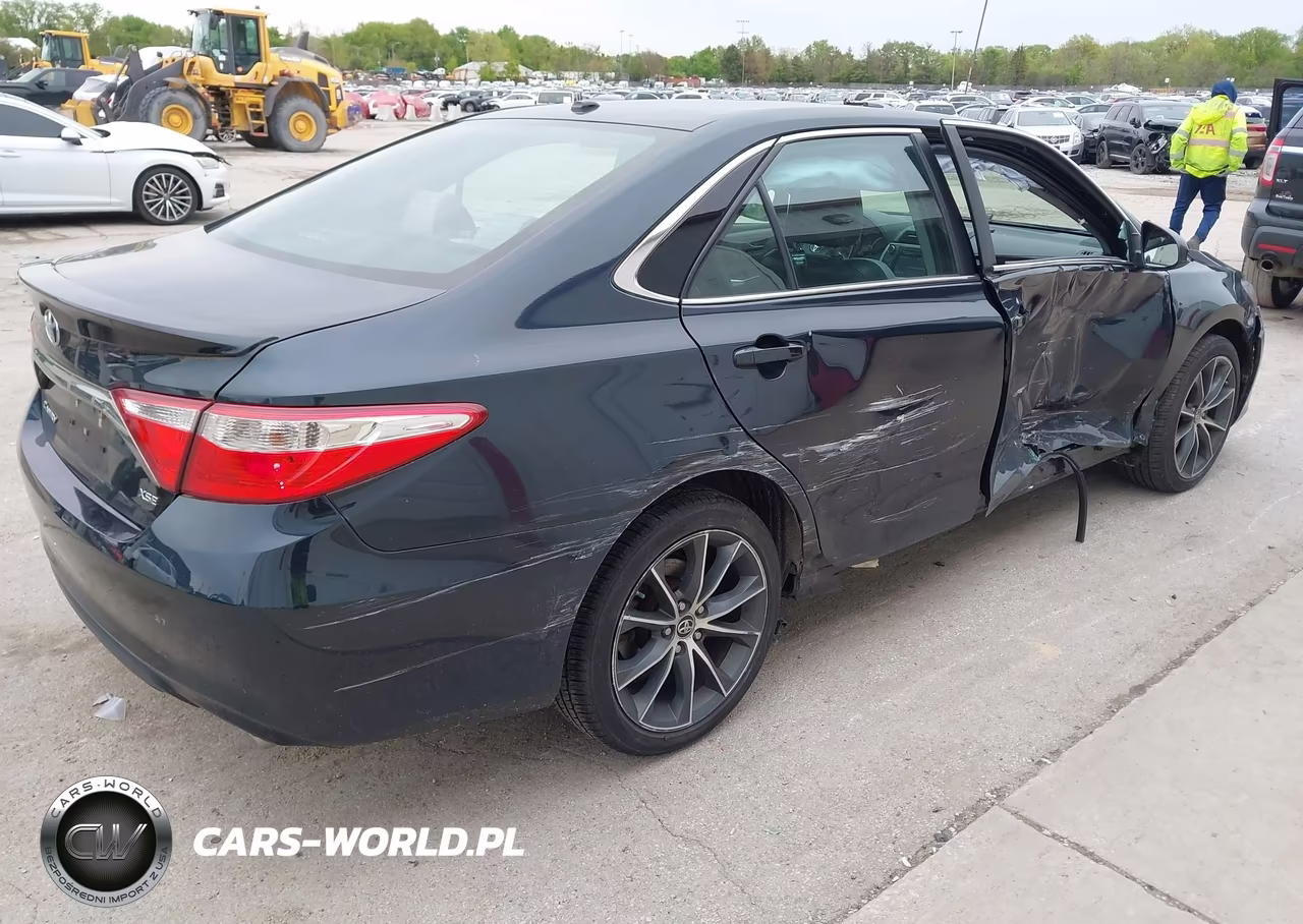 2016 Toyota Camry Xse VIN:4T1BF1FK7GU523116 - 4