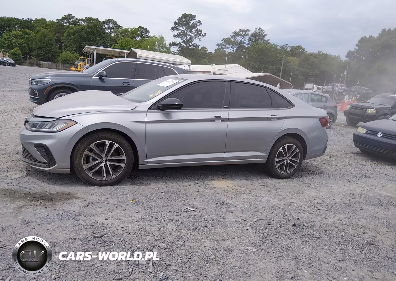 2025 Volkswagen Jetta 1.5T Sport VIN:3VWBX7BU2SM054006 - 13