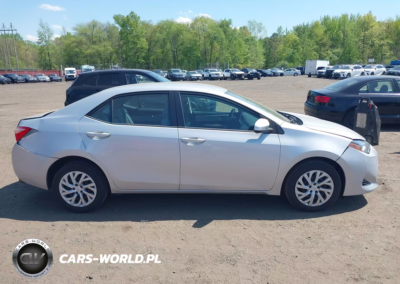 2019 Toyota Corolla Le VIN:2T1BURHEXKC214021 - 13