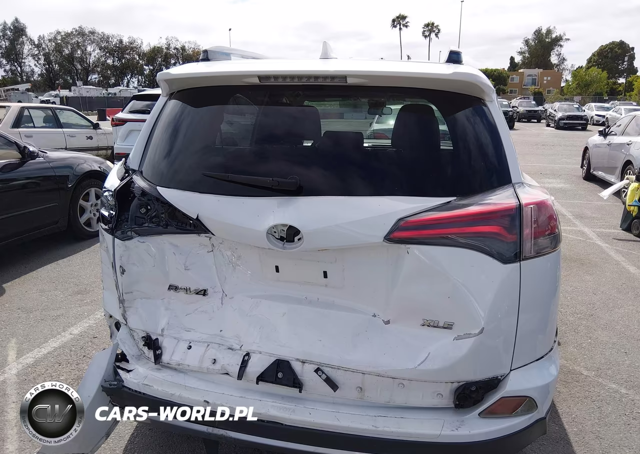 2017 Toyota Rav4 Xle VIN:JTMWFREV4HJ707917 - 16