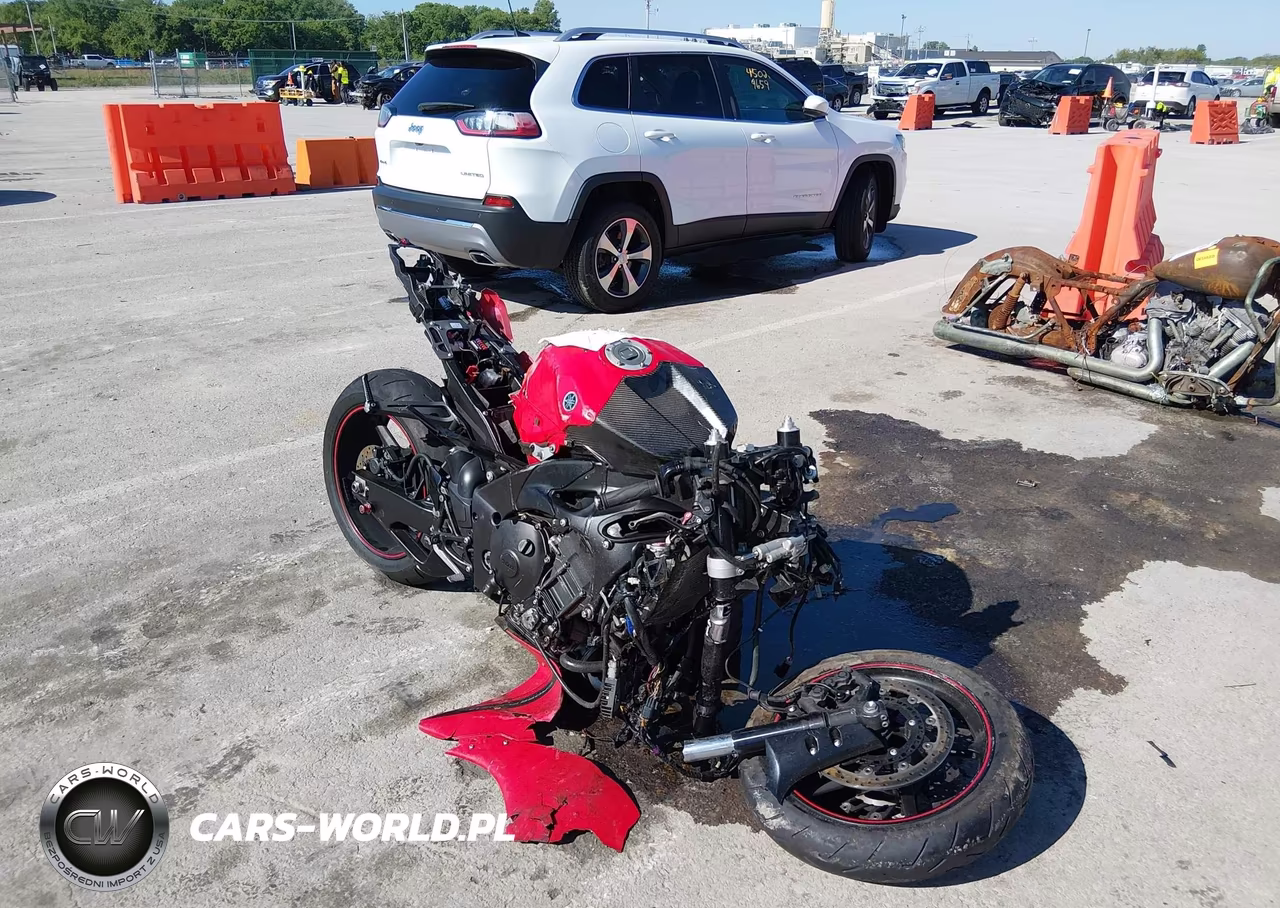 2014 Yamaha Yzfr1 – zdjęcie 1 z 16