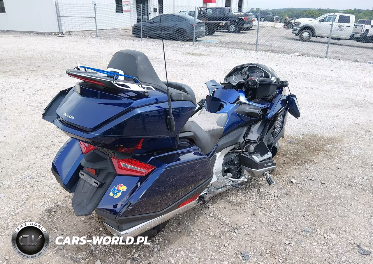 2018 Honda Gl1800 D VIN:JH2SC7950JK002755 - 4