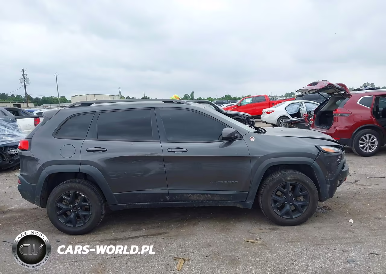 2015 Jeep Cherokee Trailhawk VIN:1C4PJMBS7FW582525 - 13