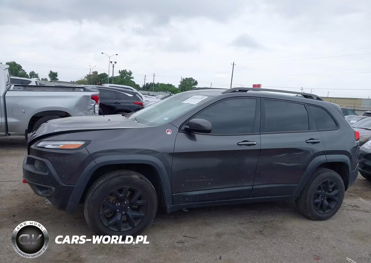 2015 Jeep Cherokee Trailhawk VIN:1C4PJMBS7FW582525 - 14