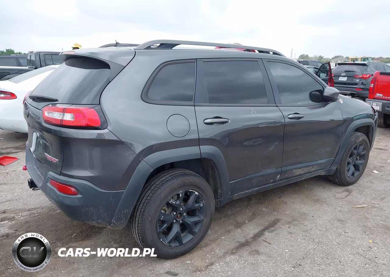 2015 Jeep Cherokee Trailhawk VIN:1C4PJMBS7FW582525 - 4