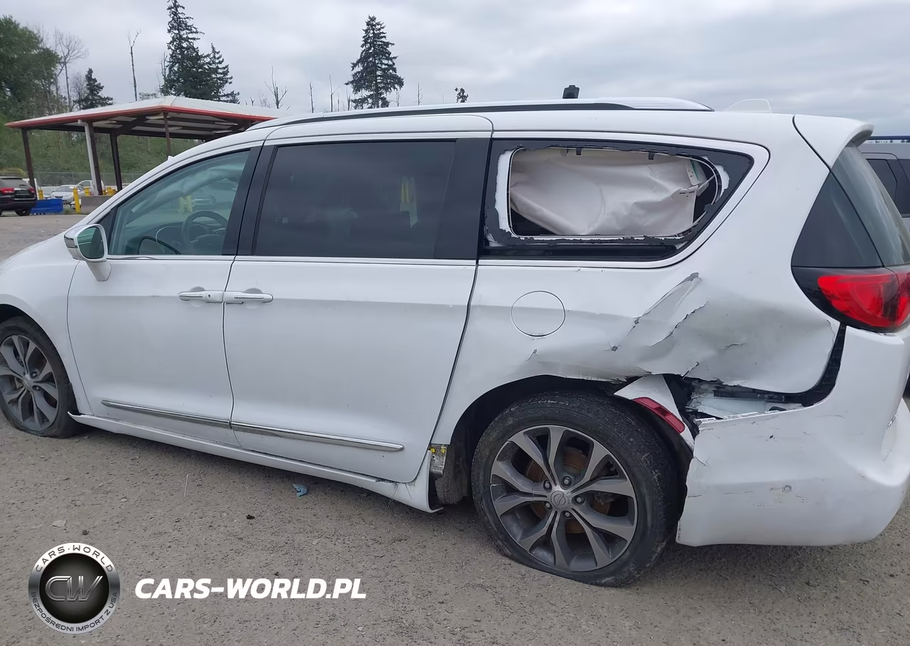 2017 Chrysler Pacifica Limited VIN:2C4RC1GGXHR703520 - 14
