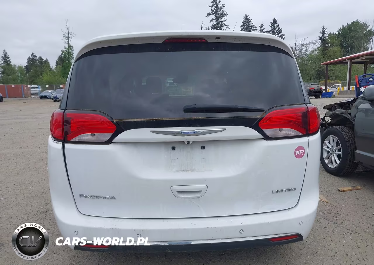 2017 Chrysler Pacifica Limited VIN:2C4RC1GGXHR703520 - 16