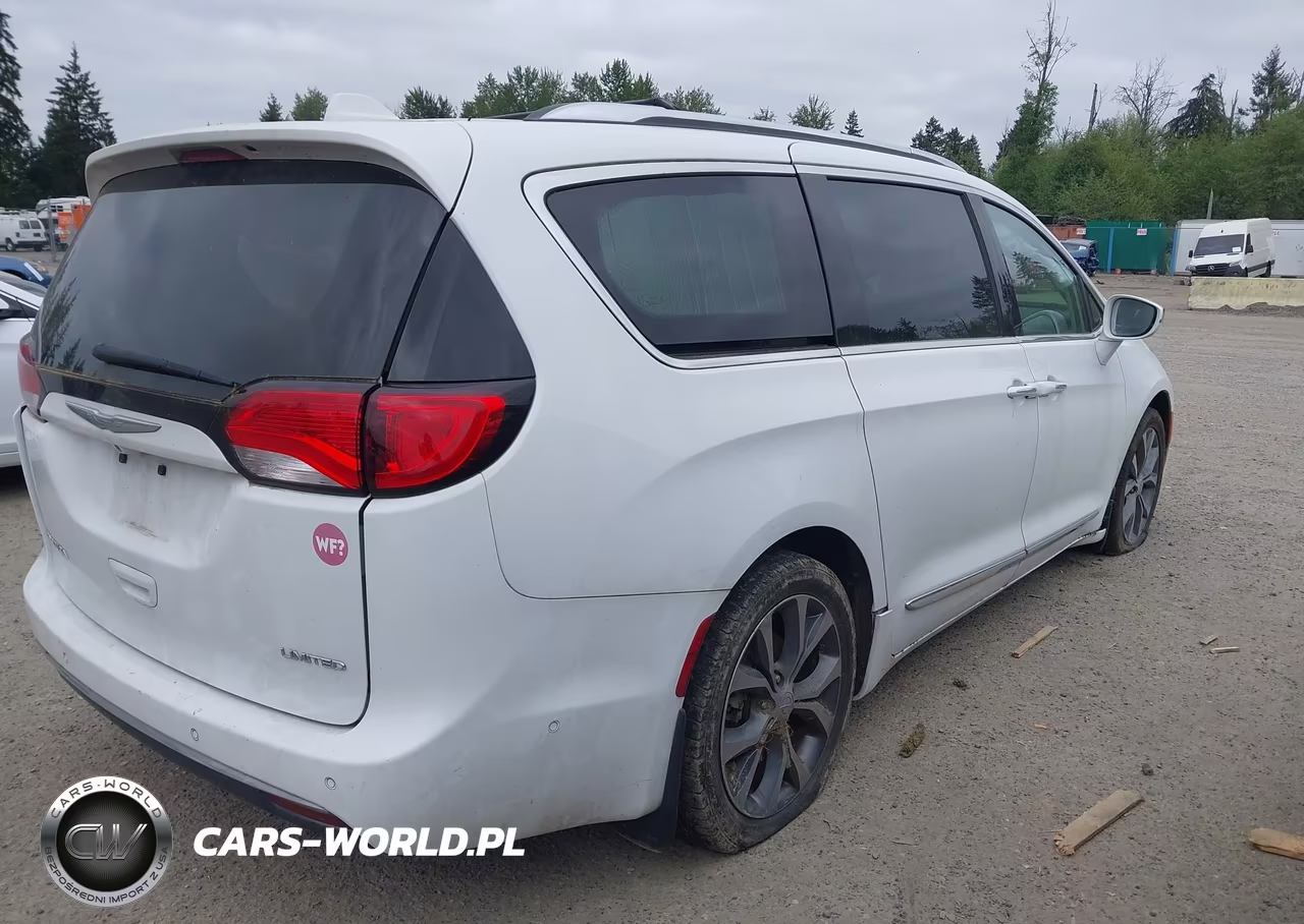 2017 Chrysler Pacifica Limited VIN:2C4RC1GGXHR703520 - 4