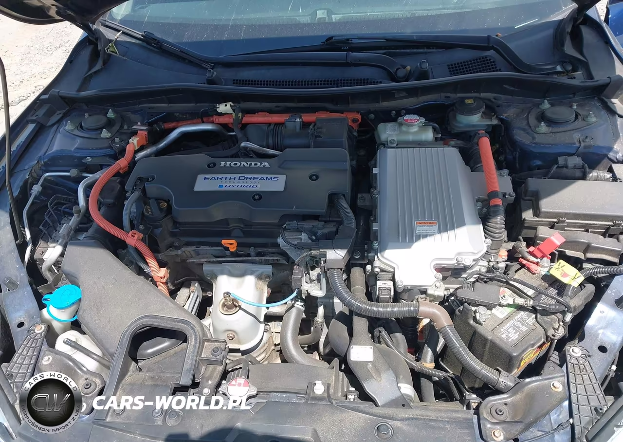 2015 Honda Accord Hybrid Touring VIN:1HGCR6F71FA010194 - 10