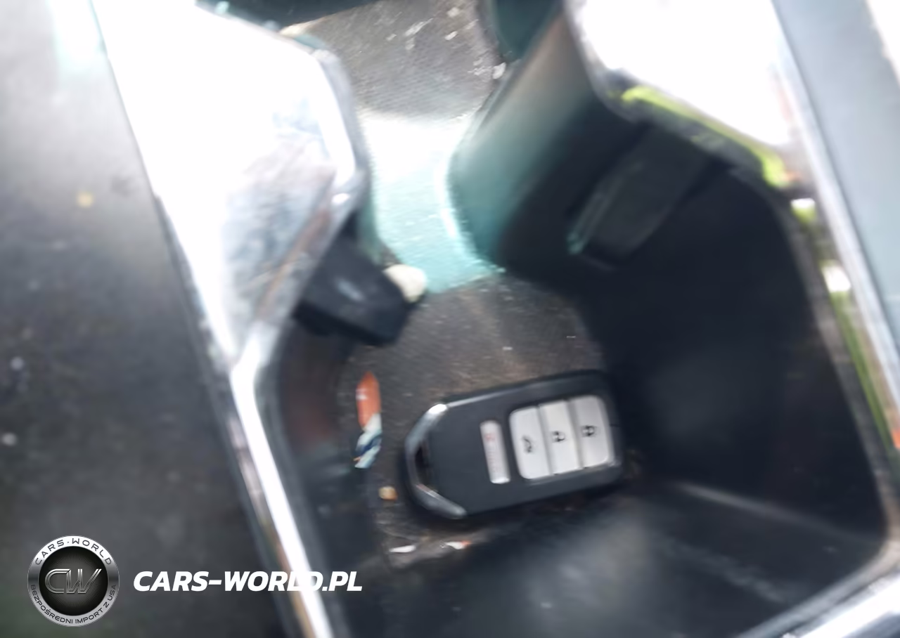 2015 Honda Accord Hybrid Touring VIN:1HGCR6F71FA010194 - 11