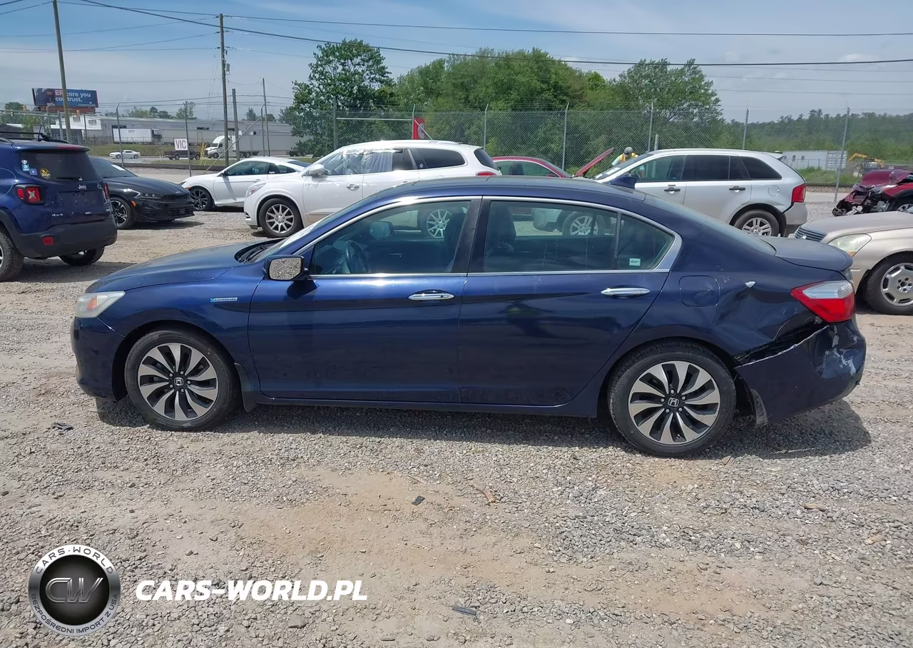2015 Honda Accord Hybrid Touring VIN:1HGCR6F71FA010194 - 14