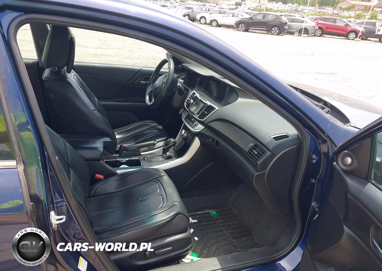 2015 Honda Accord Hybrid Touring VIN:1HGCR6F71FA010194 - 5
