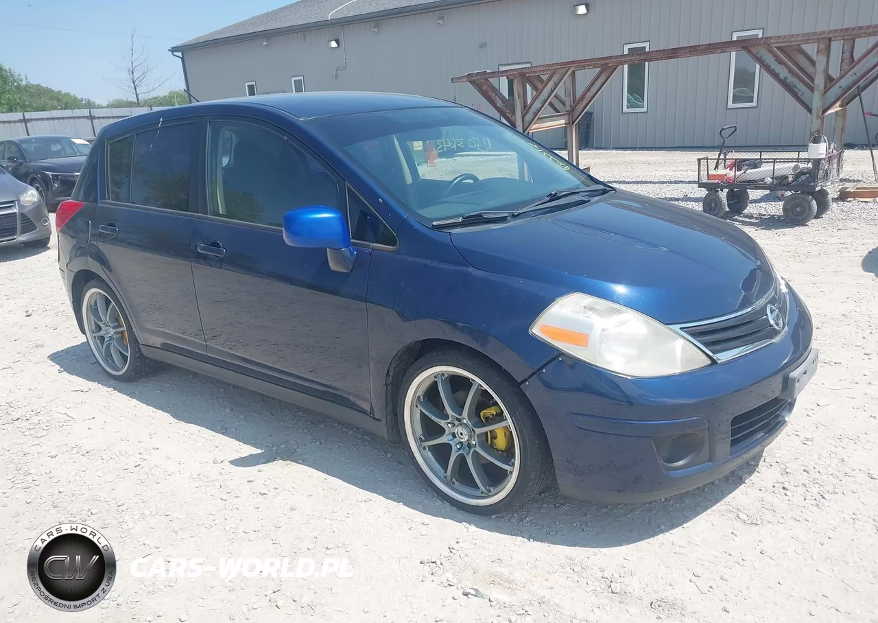2012 Nissan Versa 1.8 S – zdjęcie 1 z 11