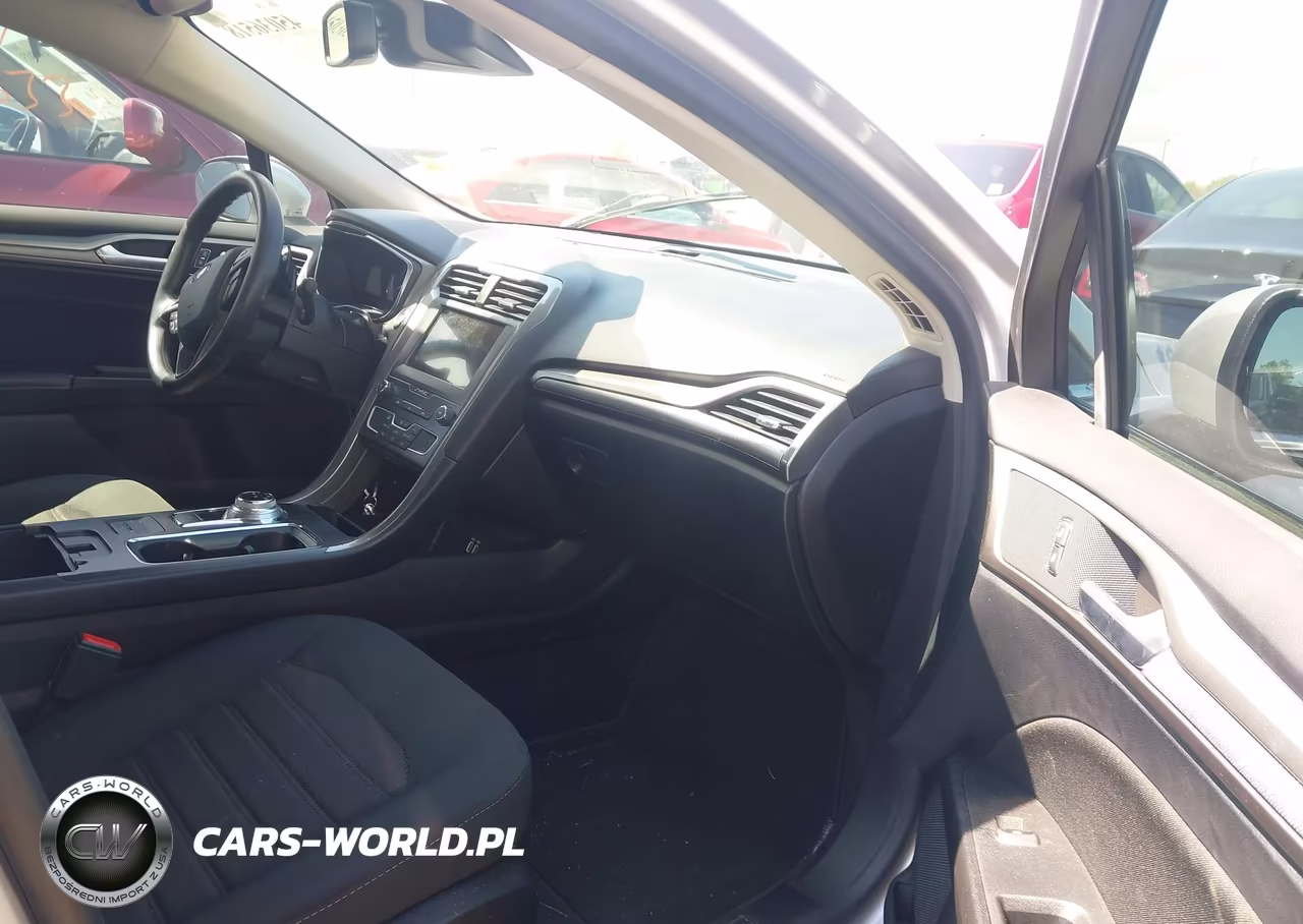 2019 Ford Fusion Se VIN:3FA6P0HD4KR230694 - 5