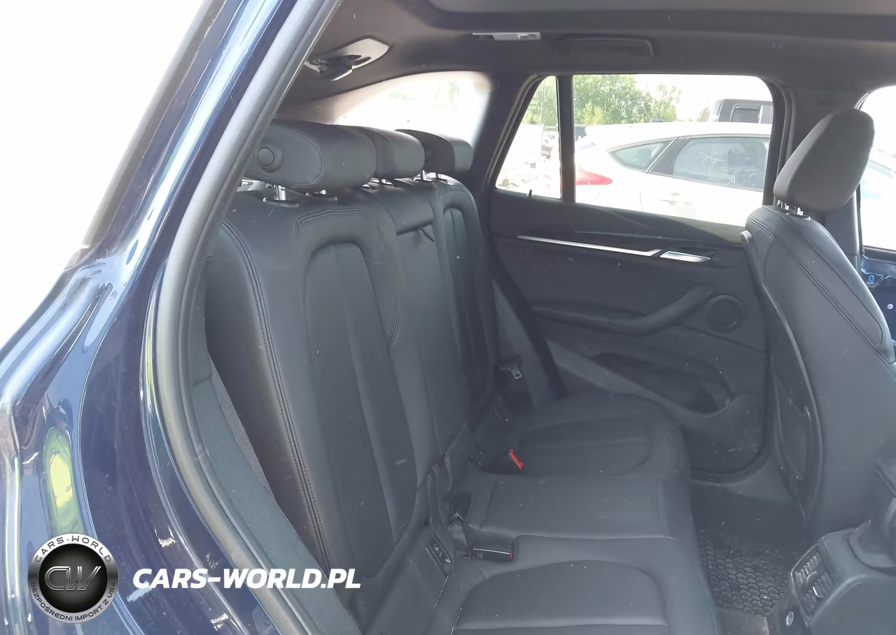 2018 BMW X1 xDrive28I VIN:WBXHT3C34J5L27977 - 8
