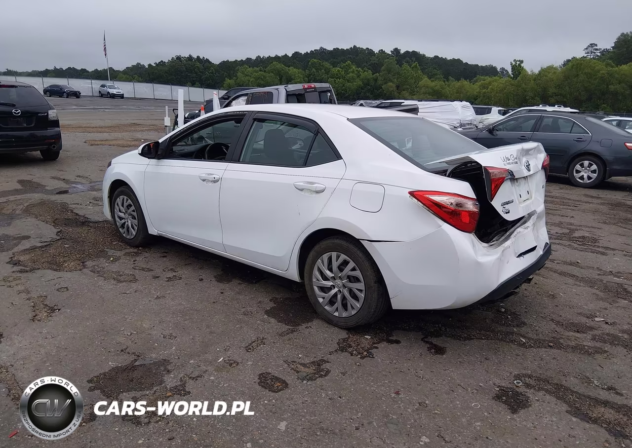 2017 Toyota Corolla Le VIN:2T1BURHE2HC764340 - 3
