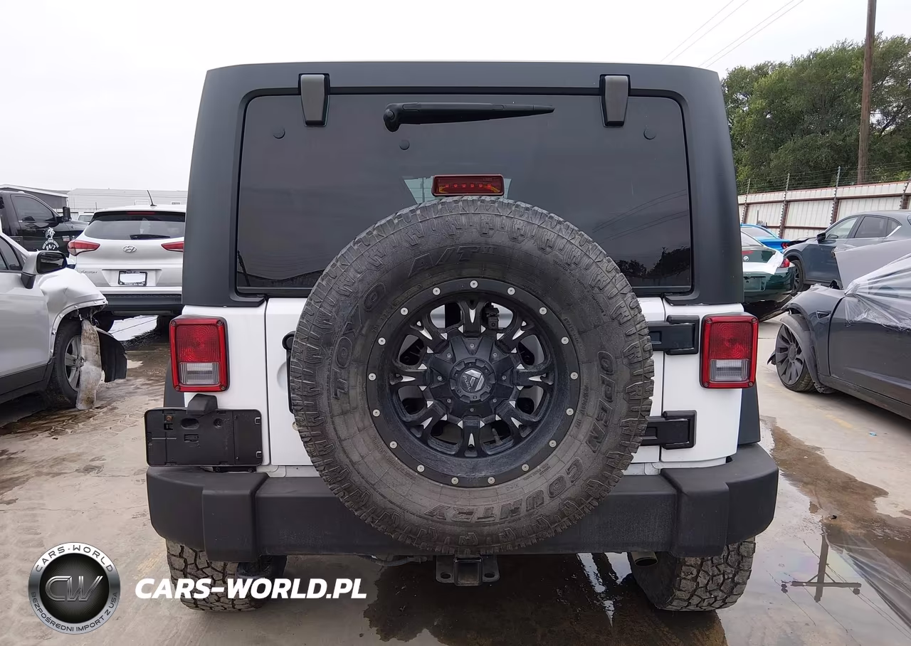 2016 Jeep Wrangler Unlimited Sport VIN:1C4BJWDG2GL203724 - 17