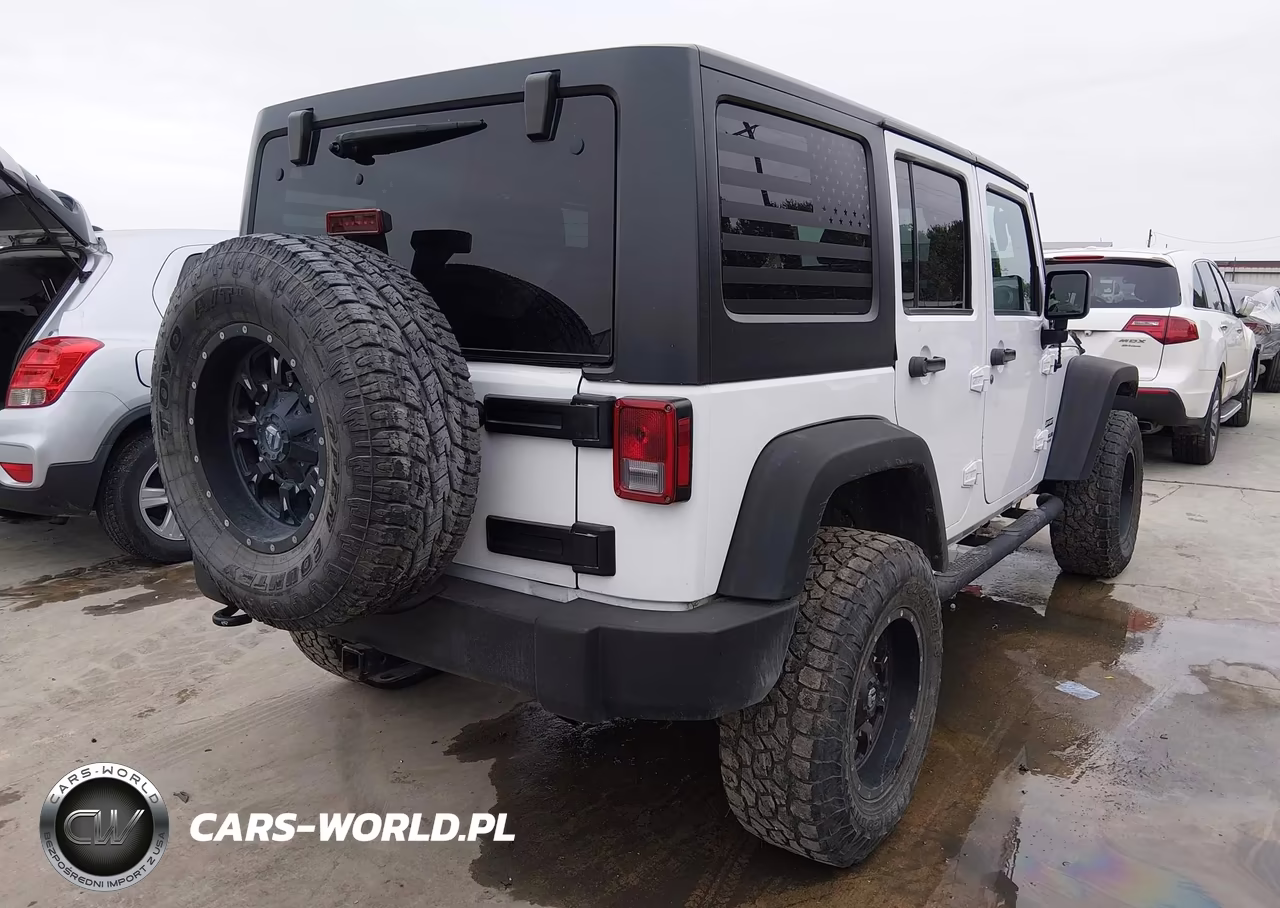 2016 Jeep Wrangler Unlimited Sport VIN:1C4BJWDG2GL203724 - 4