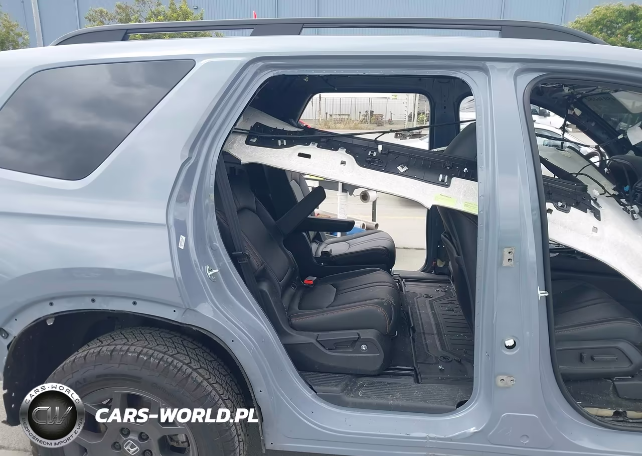 2025 Honda Pilot Trailsport VIN:5FNYG1H6XSB074009 - 8
