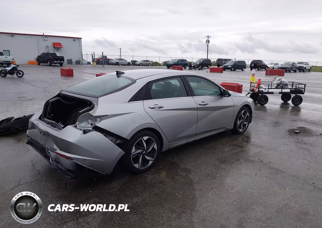 2021 Hyundai Elantra Limited VIN:5NPLP4AGXMH003640 - 4
