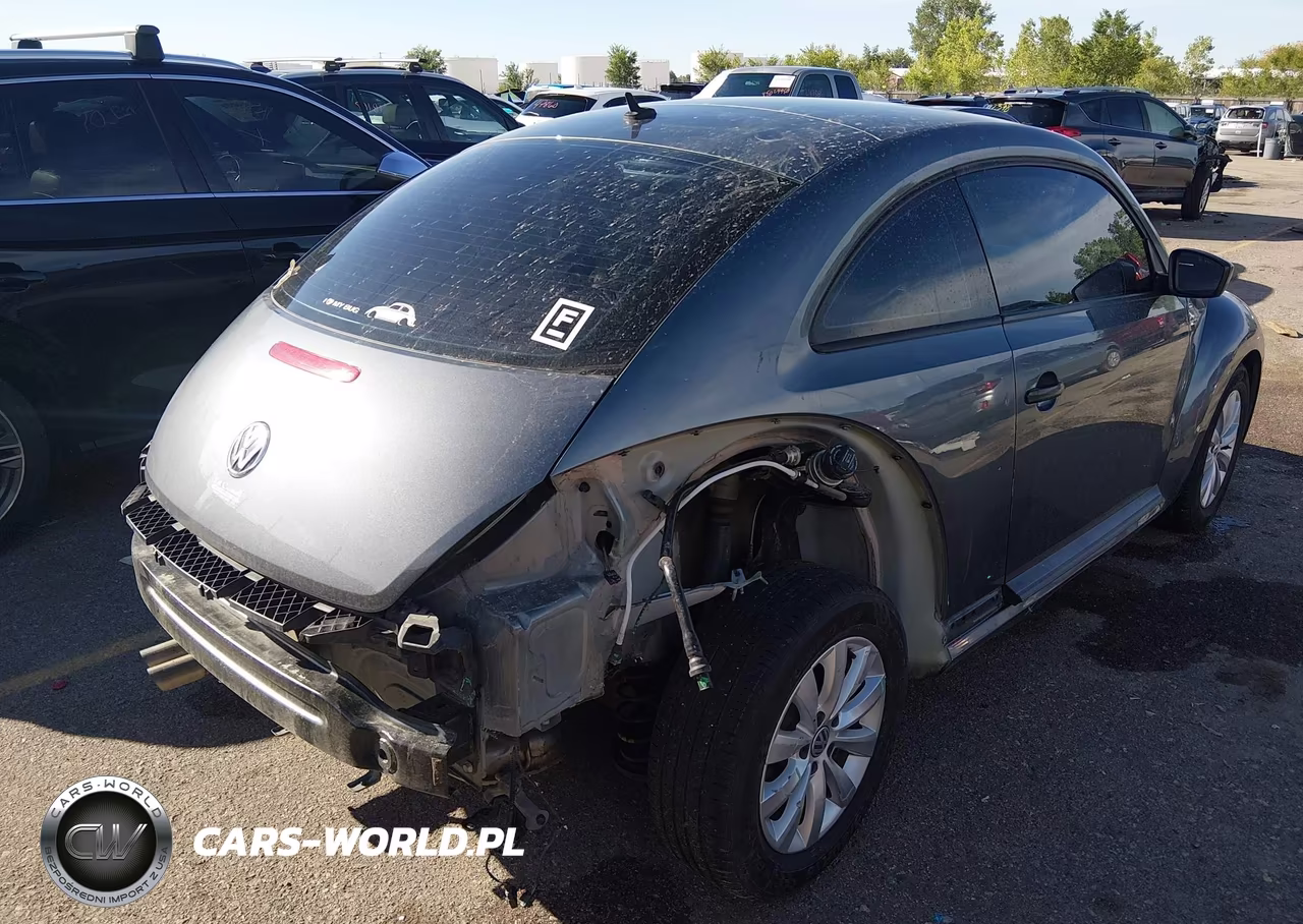 2013 Volkswagen Beetle 2.5L Entry VIN:3VWFP7AT2DM669605 - 4