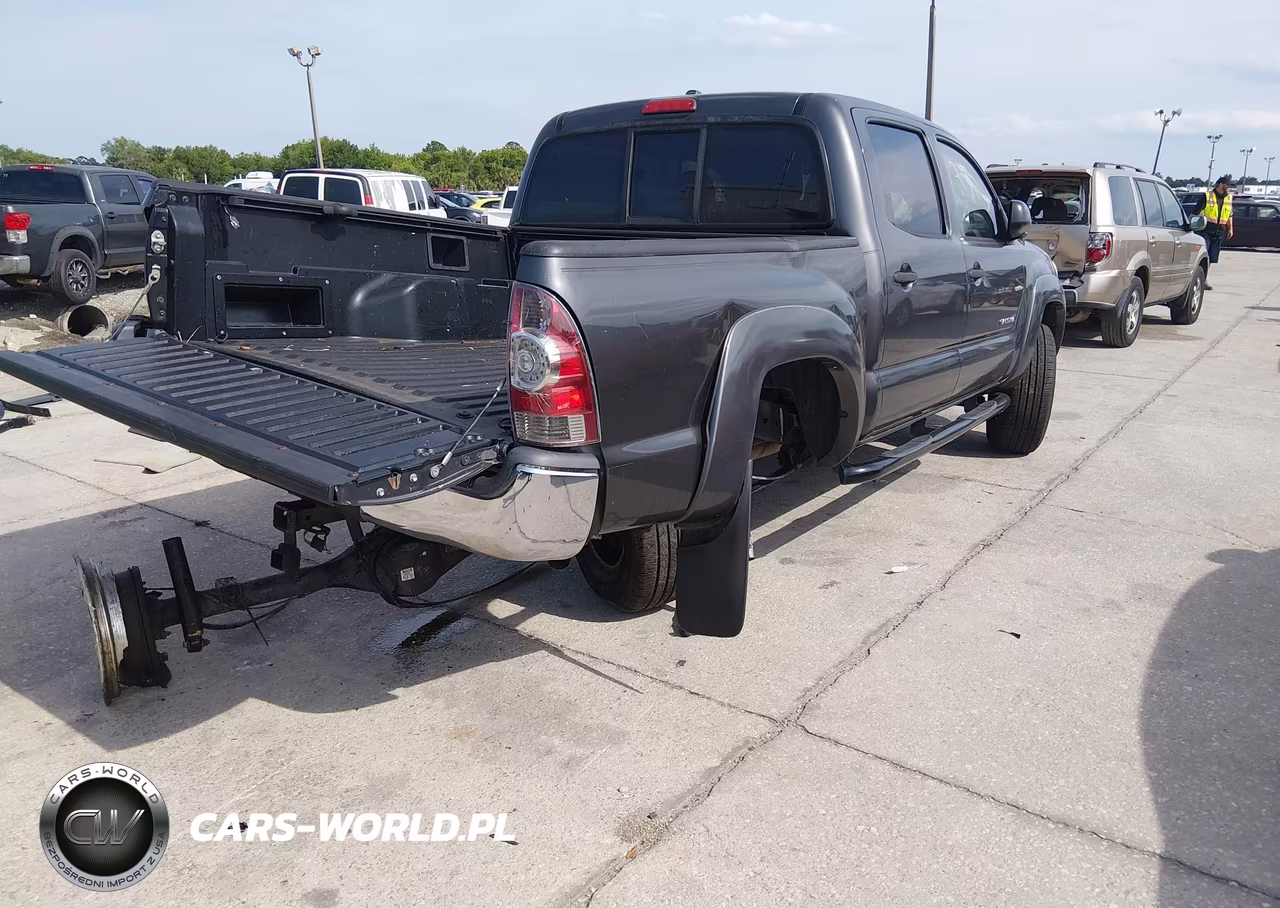2010 Toyota Tacoma Prerunner V6 VIN:5TEJU4GN9AZ692195 - 4