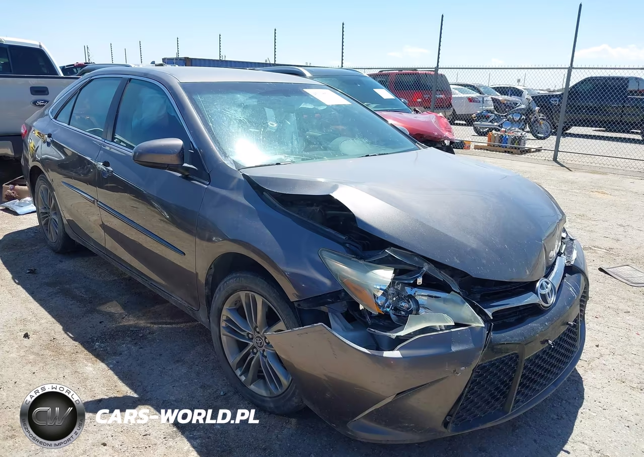 2015 Toyota Camry Se – zdjęcie 1 z 15