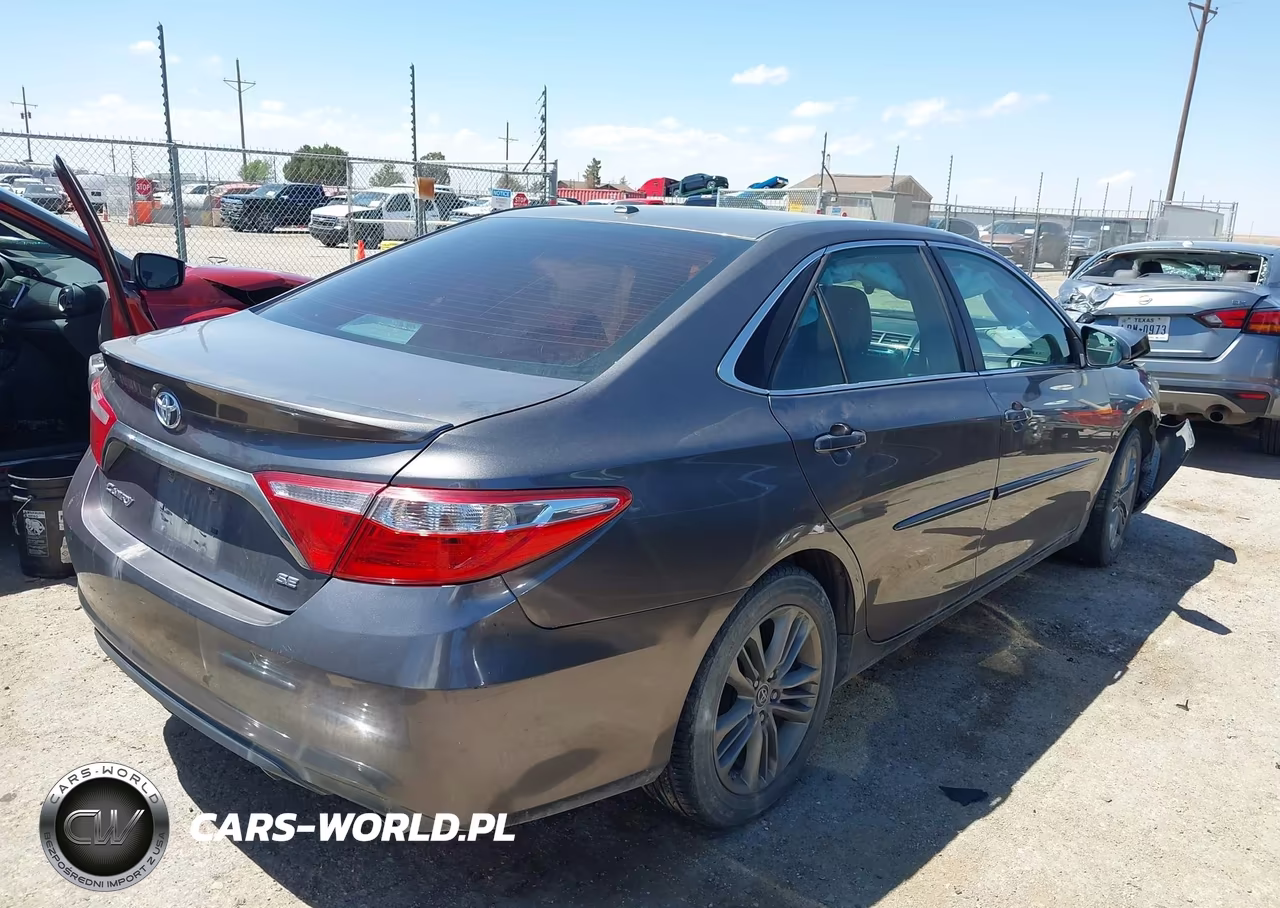 2015 Toyota Camry Se VIN:4T1BF1FK6FU477101 - 4