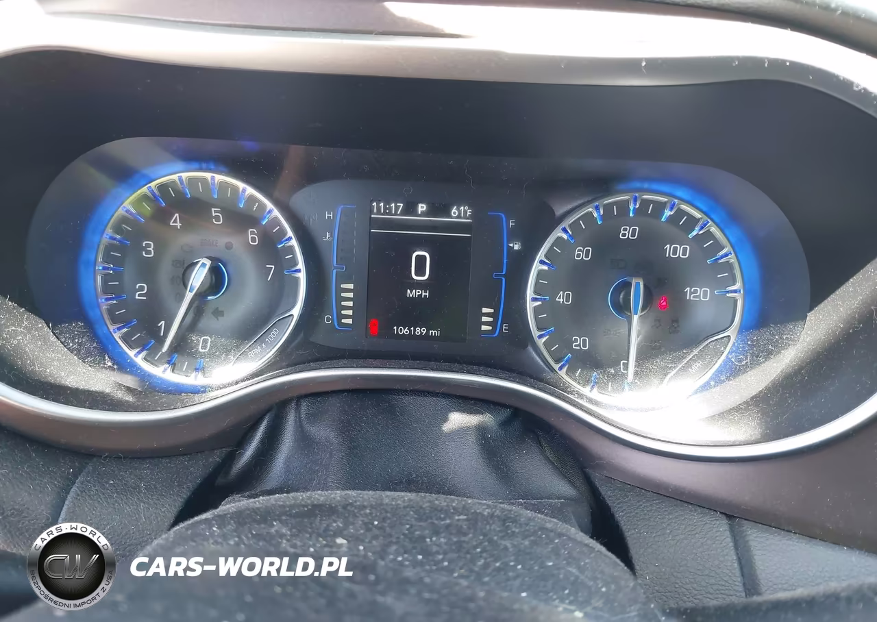 2019 Chrysler Pacifica Touring L VIN:2C4RC1BG8KR583196 - 7