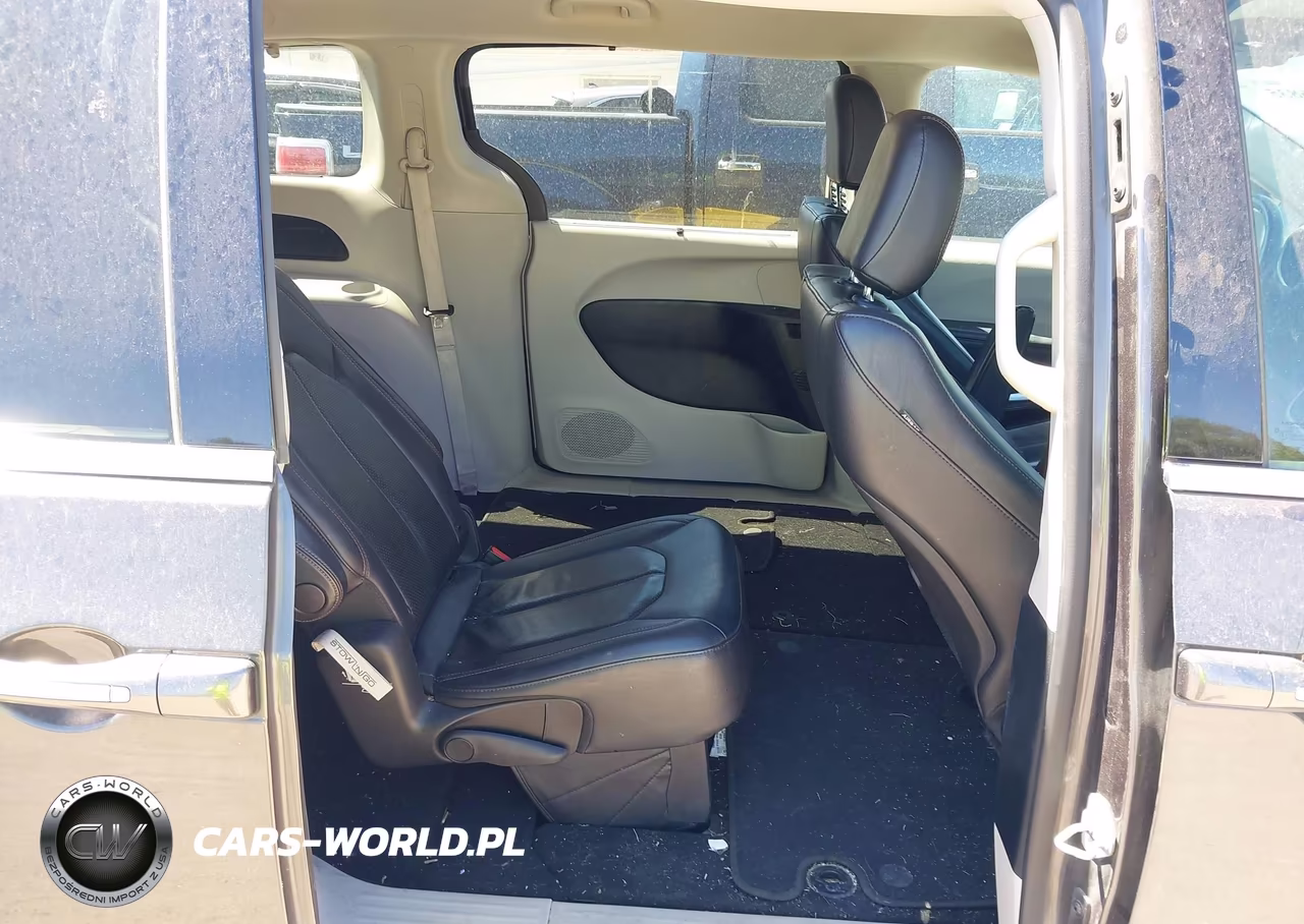2019 Chrysler Pacifica Touring L VIN:2C4RC1BG8KR583196 - 8