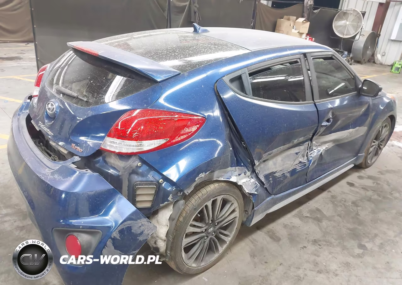 2016 Hyundai Veloster Turbo VIN:KMHTC6AE7GU301168 - 4