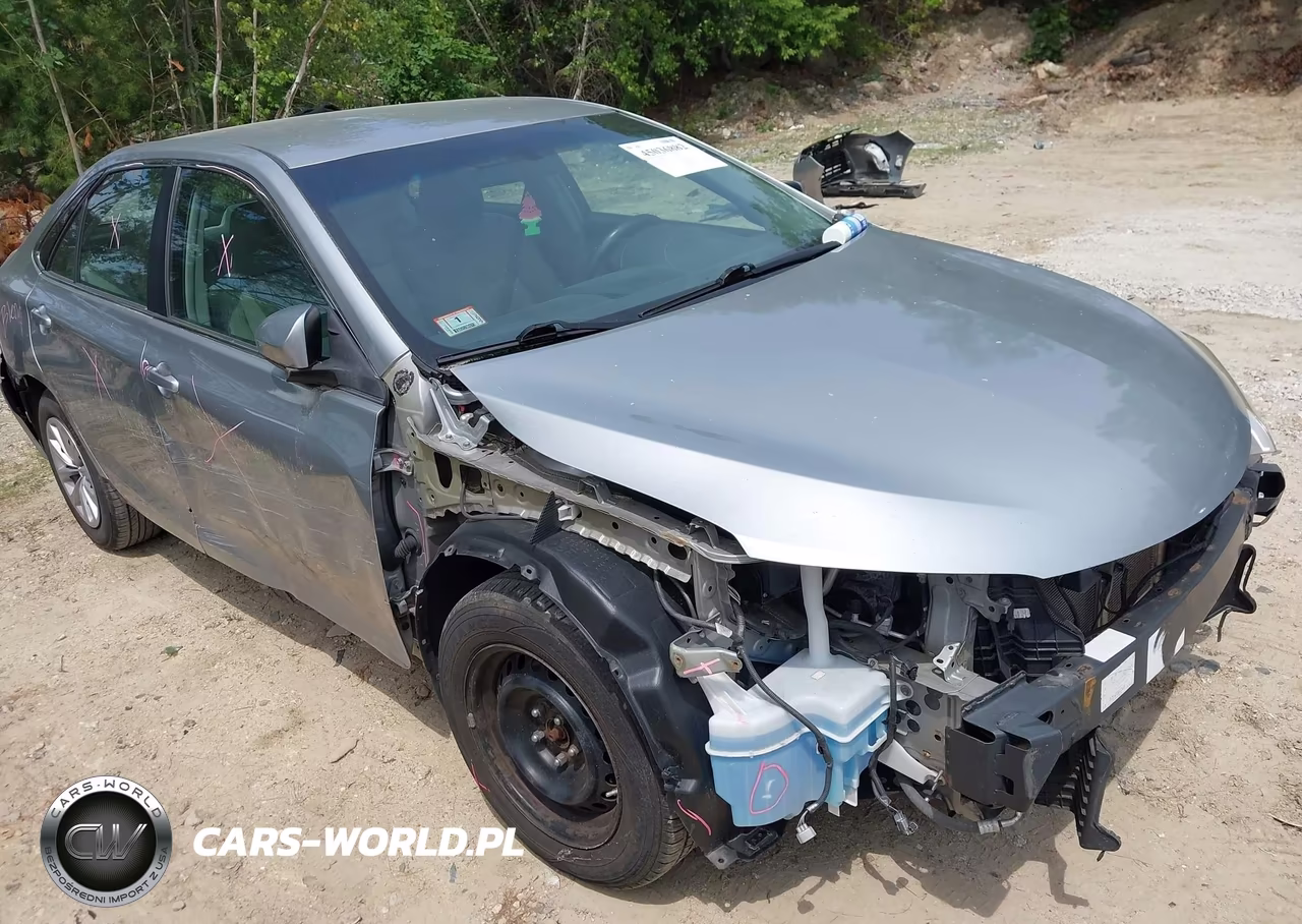 2015 Toyota Camry Le – zdjęcie 1 z 22
