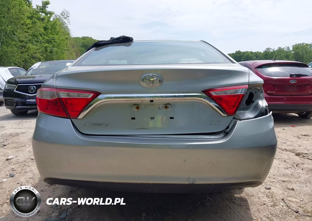 2015 Toyota Camry Le VIN:4T1BF1FK9FU109222 - 17
