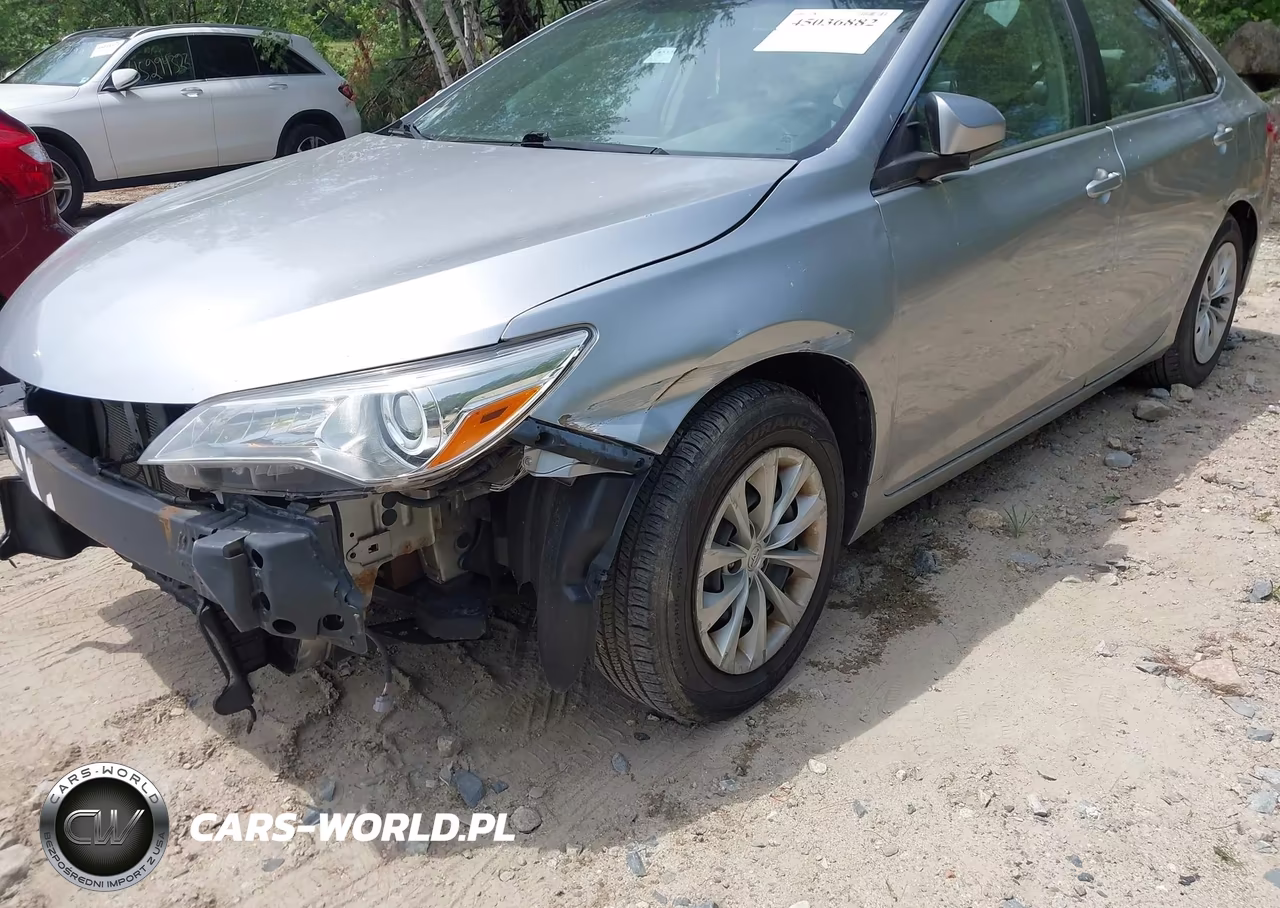 2015 Toyota Camry Le VIN:4T1BF1FK9FU109222 - 18