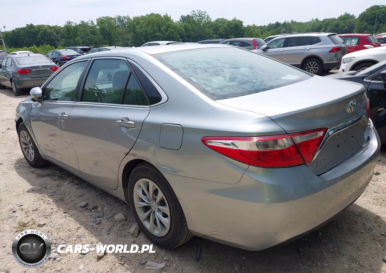 2015 Toyota Camry Le VIN:4T1BF1FK9FU109222 - 3
