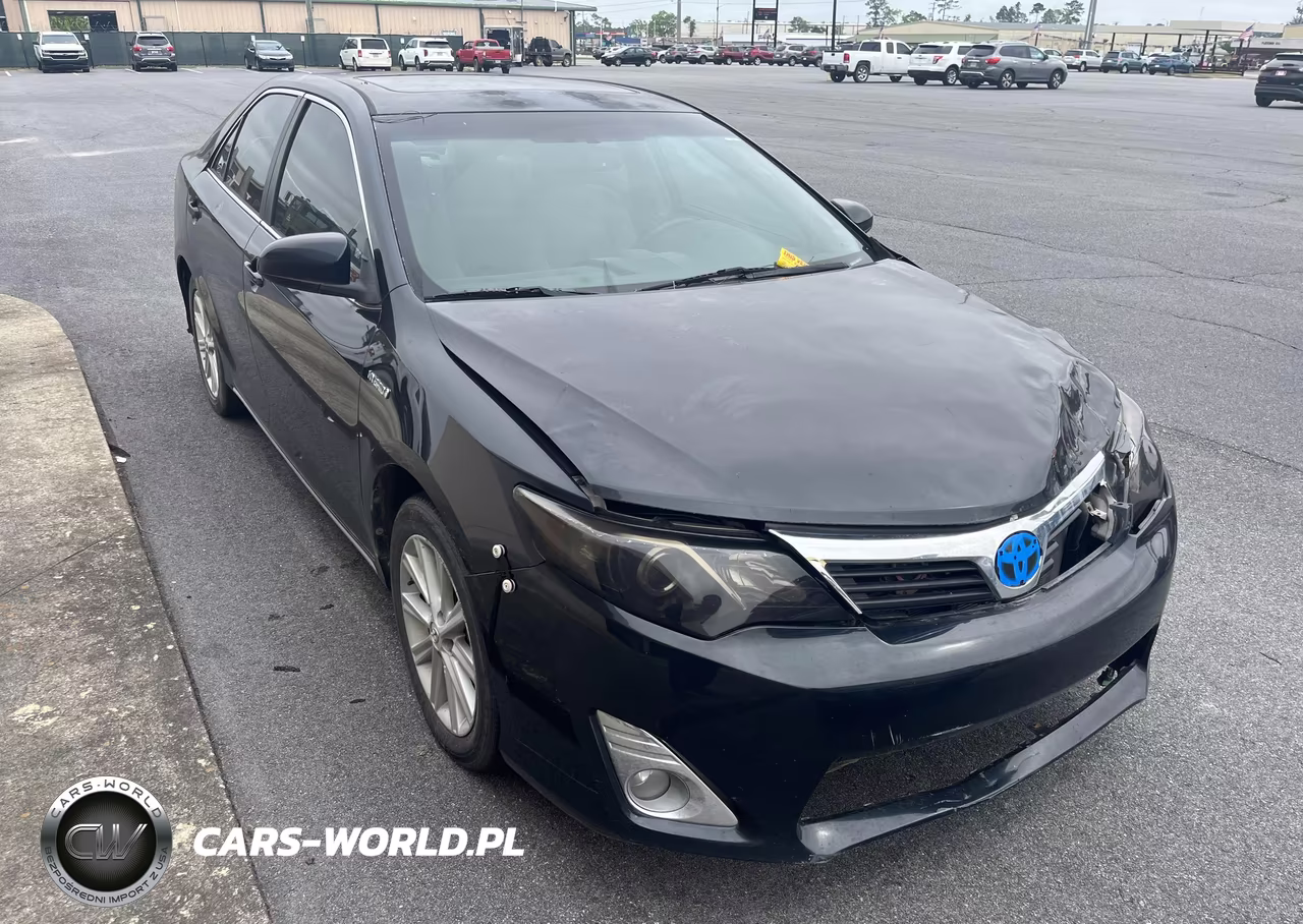 2014 Toyota Camry Hybrid Xle