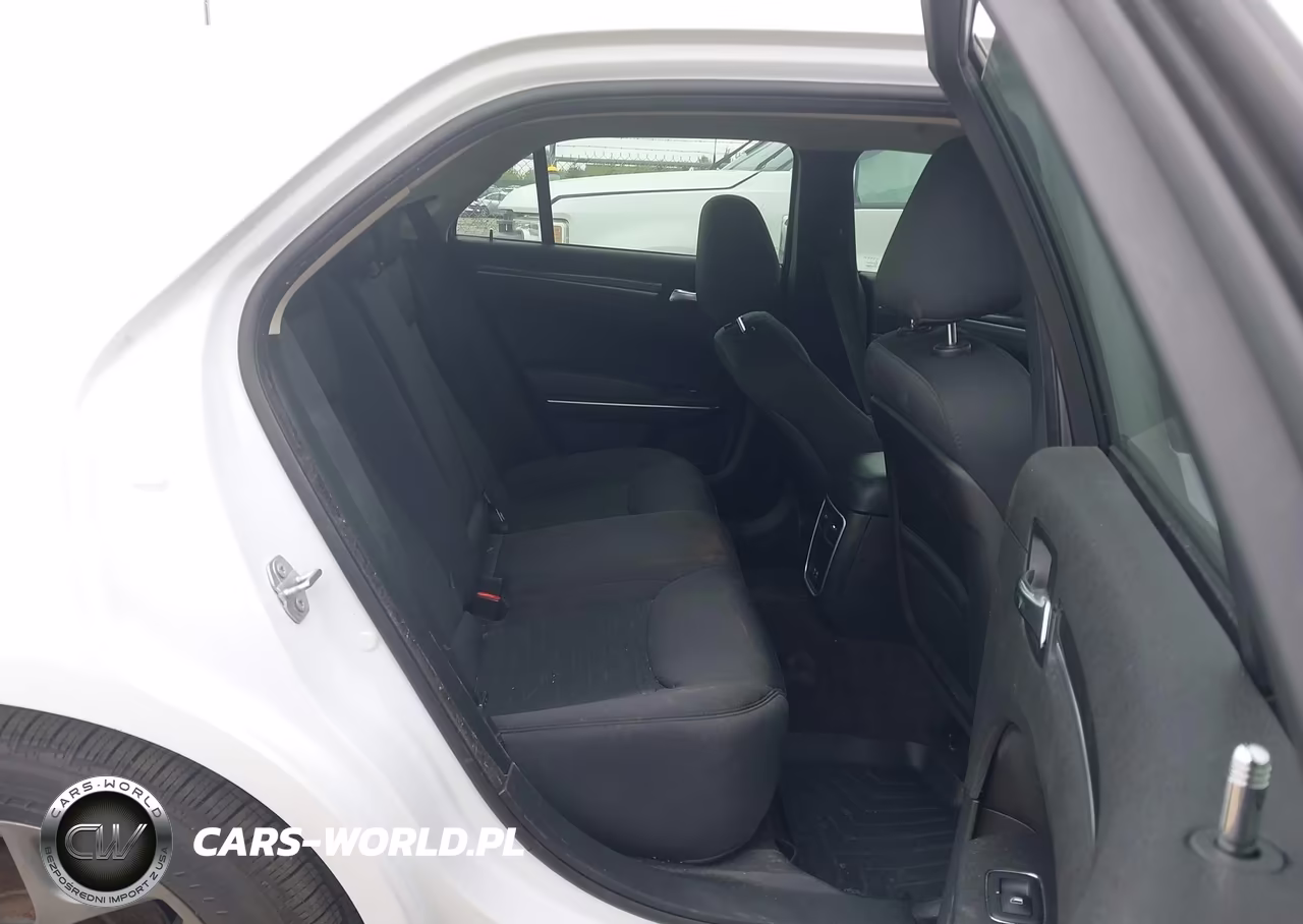 2018 Chrysler 300 Touring Awd VIN:2C3CCARG6JH321276 - 8