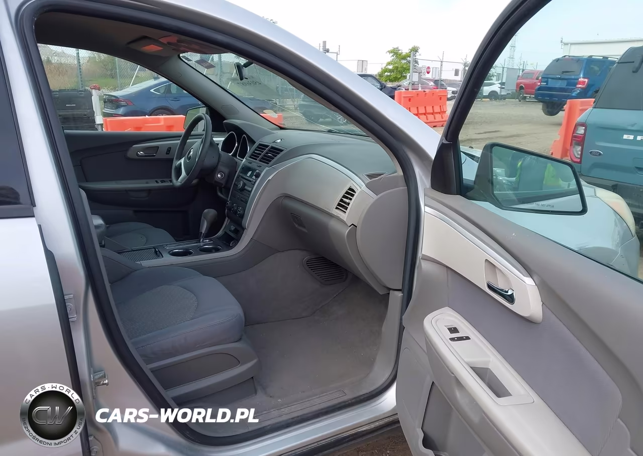 2010 Chevrolet Traverse Ls VIN:1GNLVEED4AJ261108 - 5