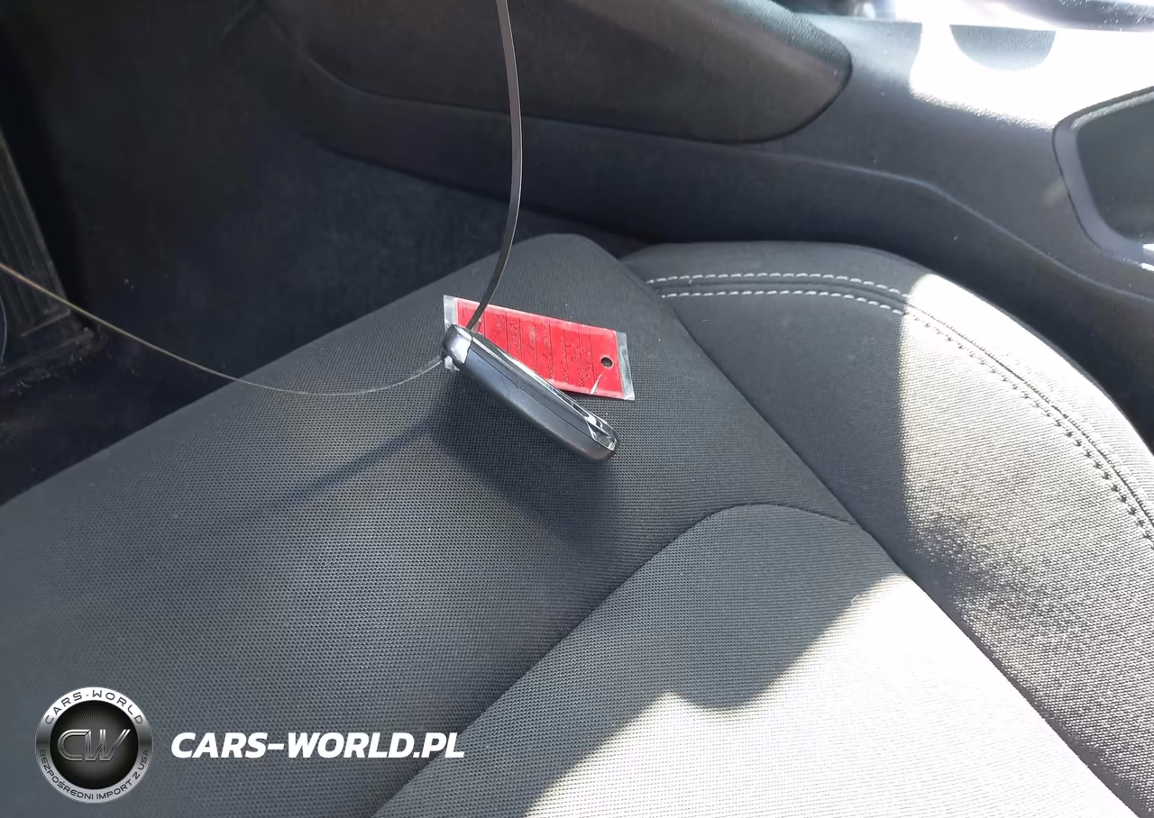 2020 Chevrolet Camaro VIN:1G1FA1RS0L0103210 - 11