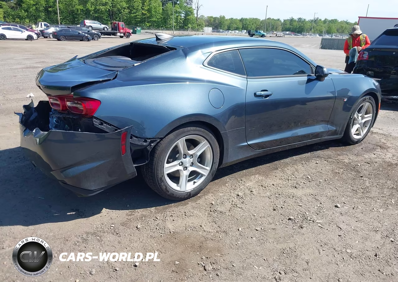 2020 Chevrolet Camaro VIN:1G1FA1RS0L0103210 - 4