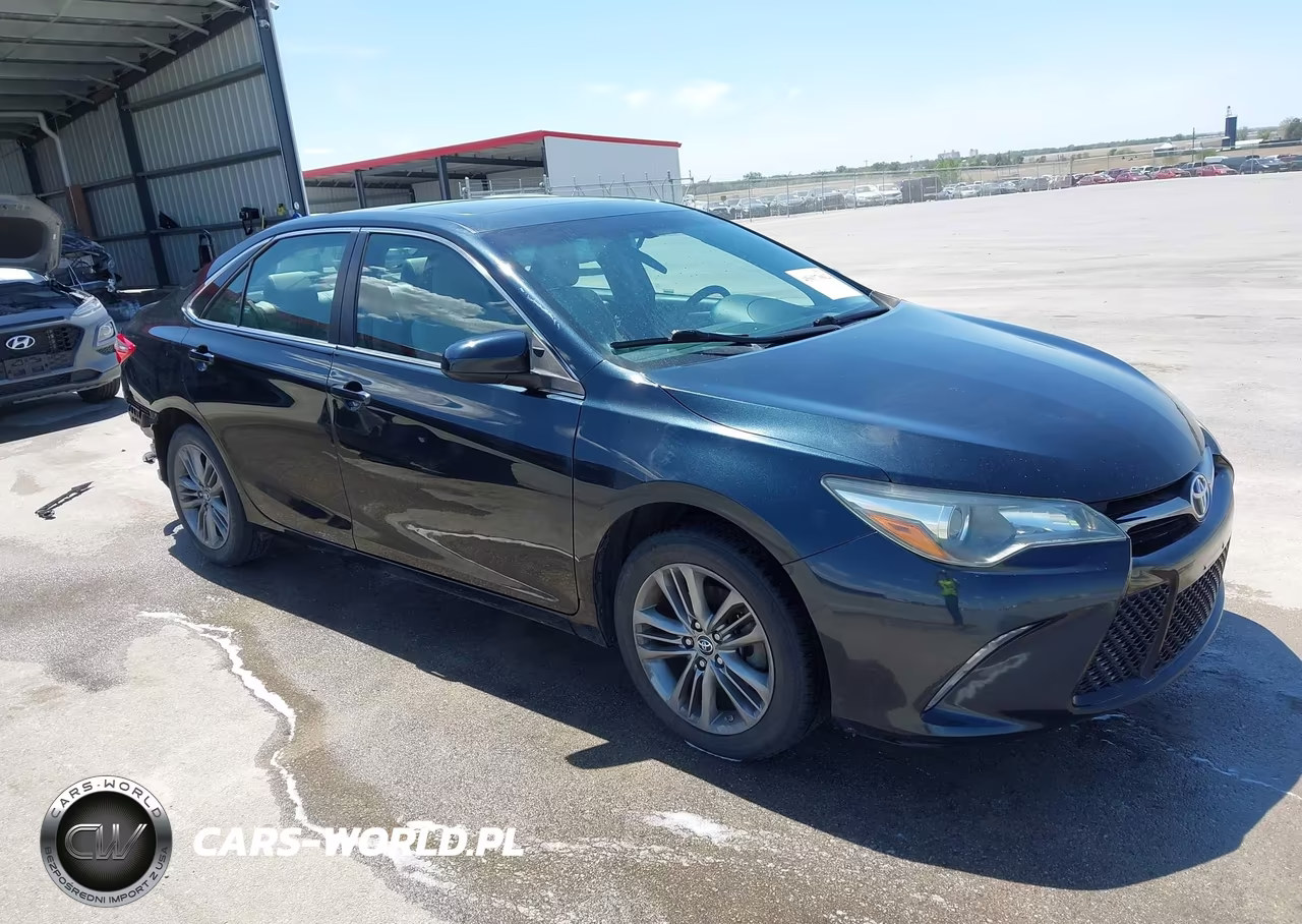 2015 Toyota Camry Se – zdjęcie 1 z 17