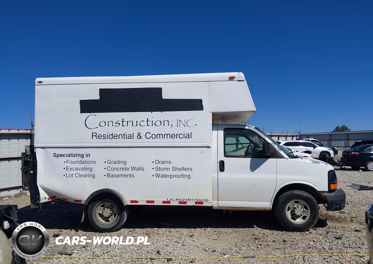 2007 Chevrolet Express Cutaway Work Van VIN:1GBHG31V371214371 - 13