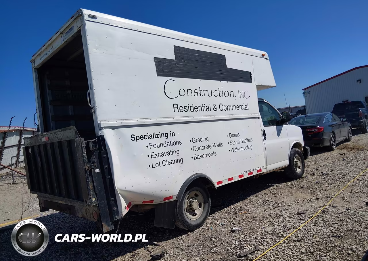 2007 Chevrolet Express Cutaway Work Van VIN:1GBHG31V371214371 - 4