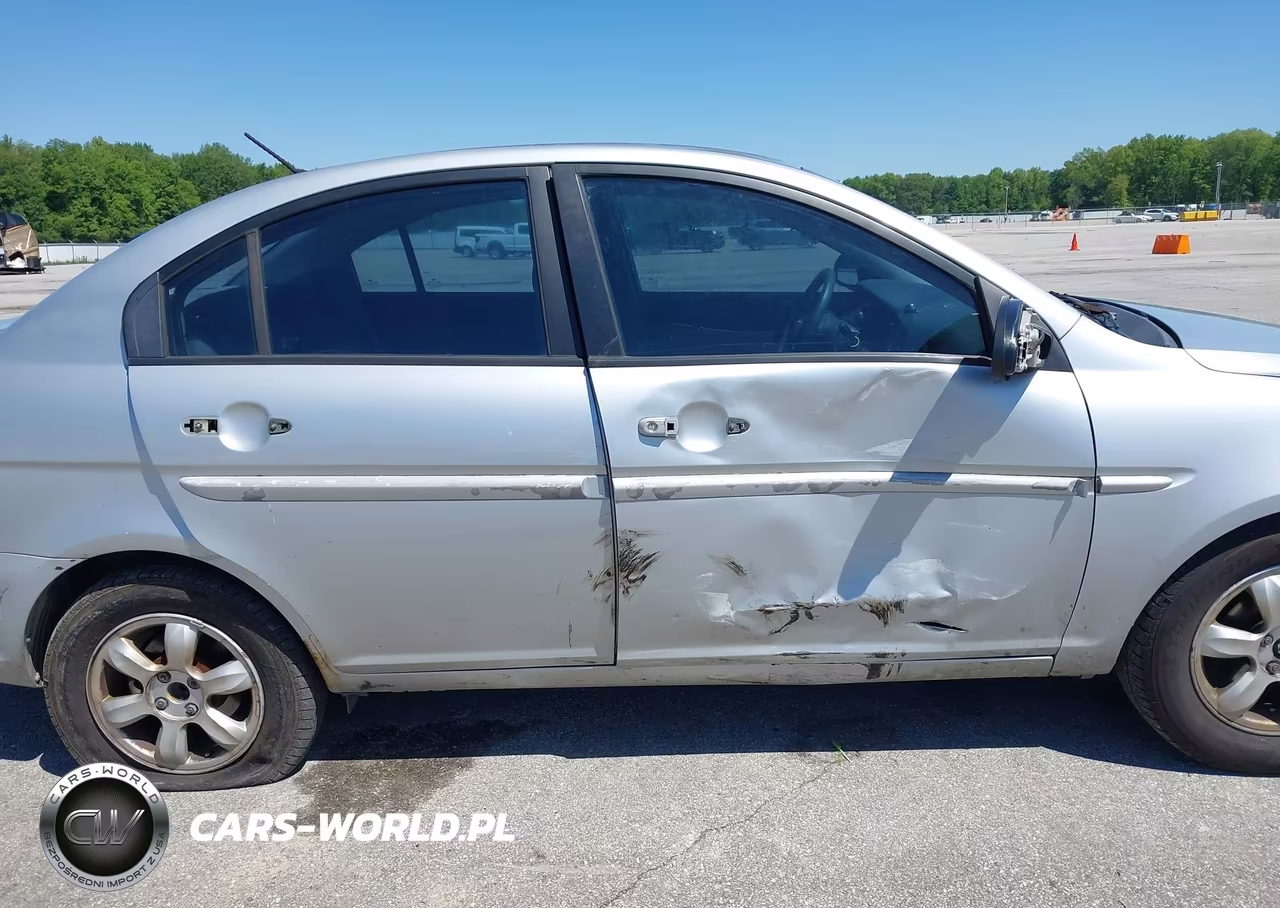 2006 Hyundai Accent Gls VIN:KMHCN46C46U057807 - 13