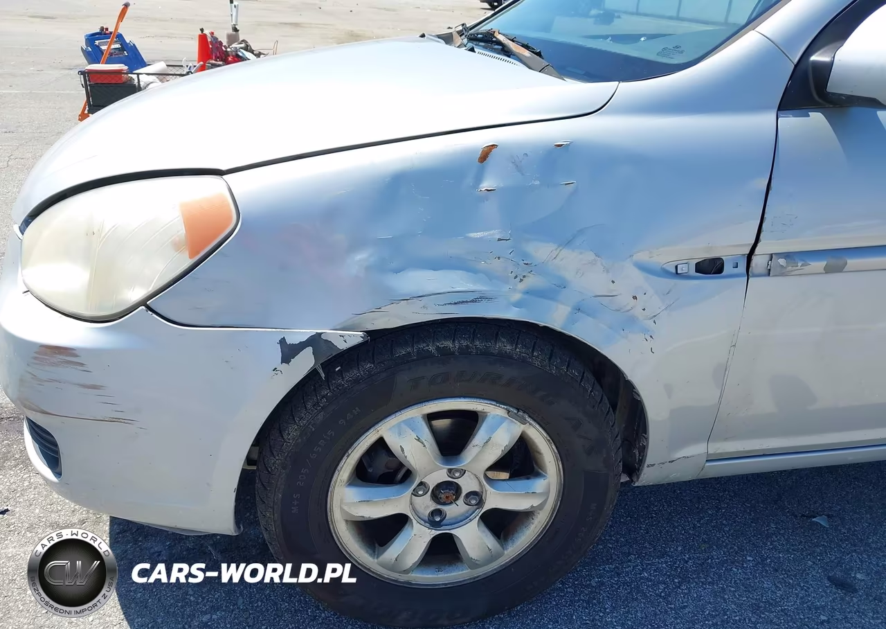 2006 Hyundai Accent Gls VIN:KMHCN46C46U057807 - 17