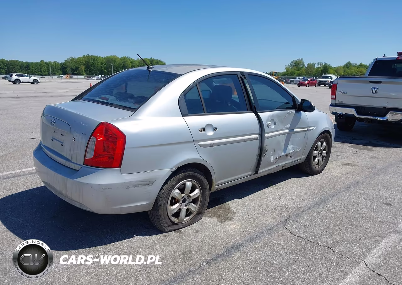 2006 Hyundai Accent Gls VIN:KMHCN46C46U057807 - 4