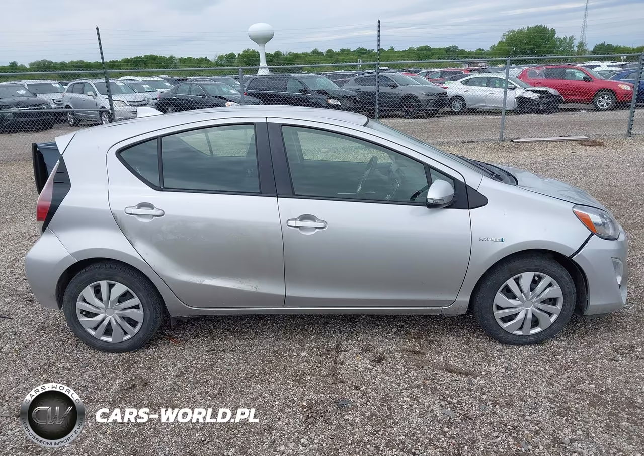 2015 Toyota Prius C Two VIN:JTDKDTB34F1111188 - 13